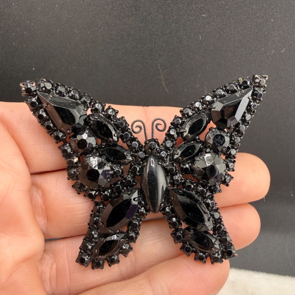 Vintage Weiss Butterfly Brooch Black Rhinestone Enamel